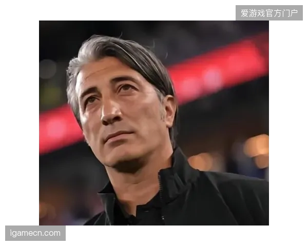 穆拉特·雅金打造的瑞士队防守坚如磐石,其高效的防守反击或在淘汰赛阶段制造冷门 穆拉特·雅金打造的瑞士队防守坚如磐石,其高效的防守反击或在淘汰赛阶段制造冷门